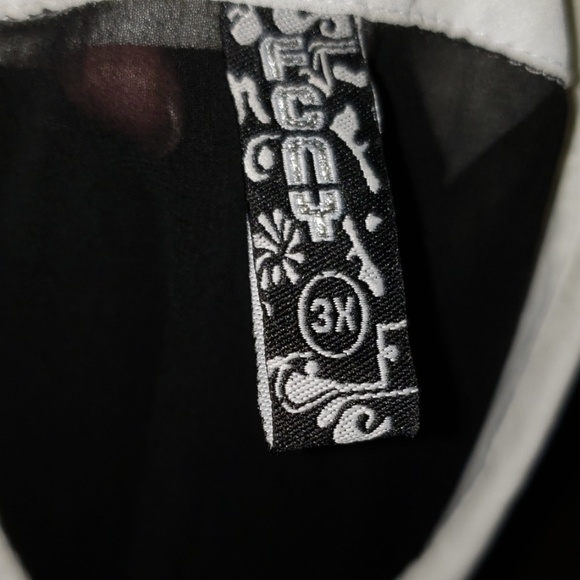 *Plus Size* Shirt❣ - Picture 3 of 4